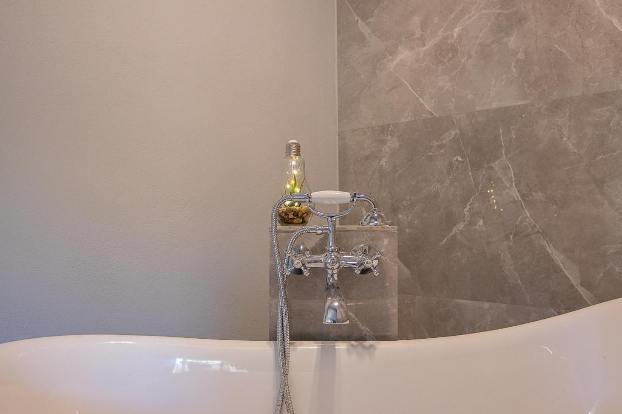 Georgianna'S Suite With Private Pool , 'Greysuite' Kómboi Exteriér fotografie
