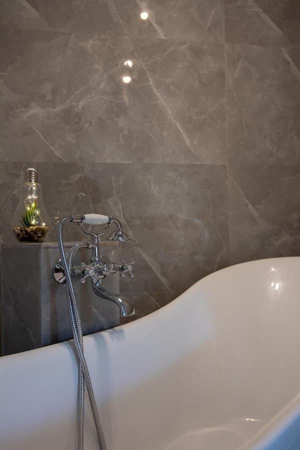 Georgianna'S Suite With Private Pool , 'Greysuite' Kómboi Exteriér fotografie